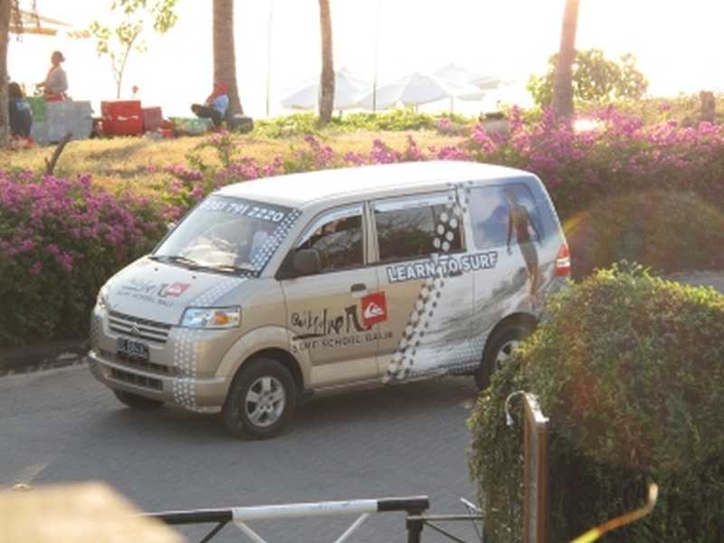 Surfen auf Bali