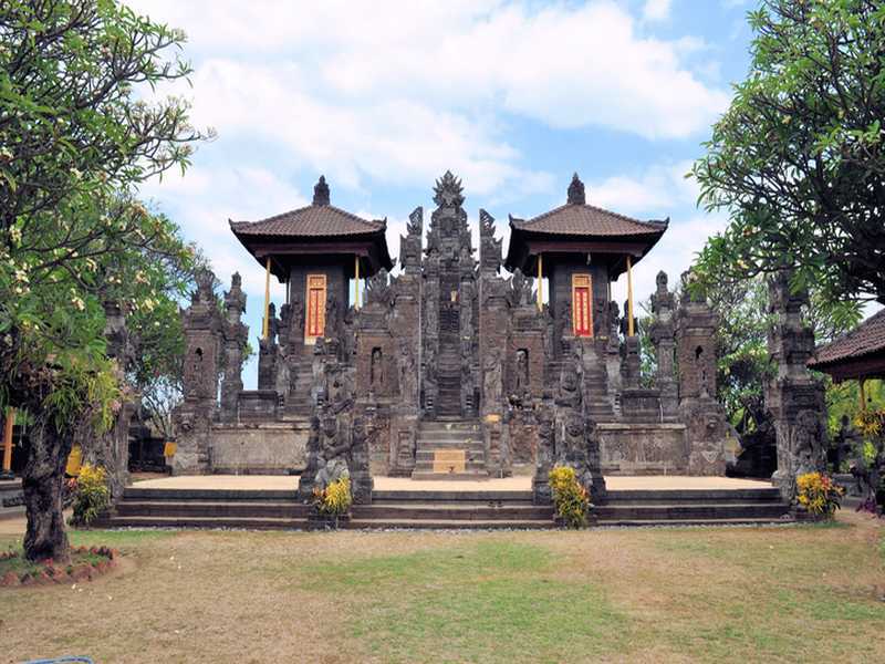 Tempel in Singaraja