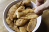 Indonesische Bananen im Teigmantel